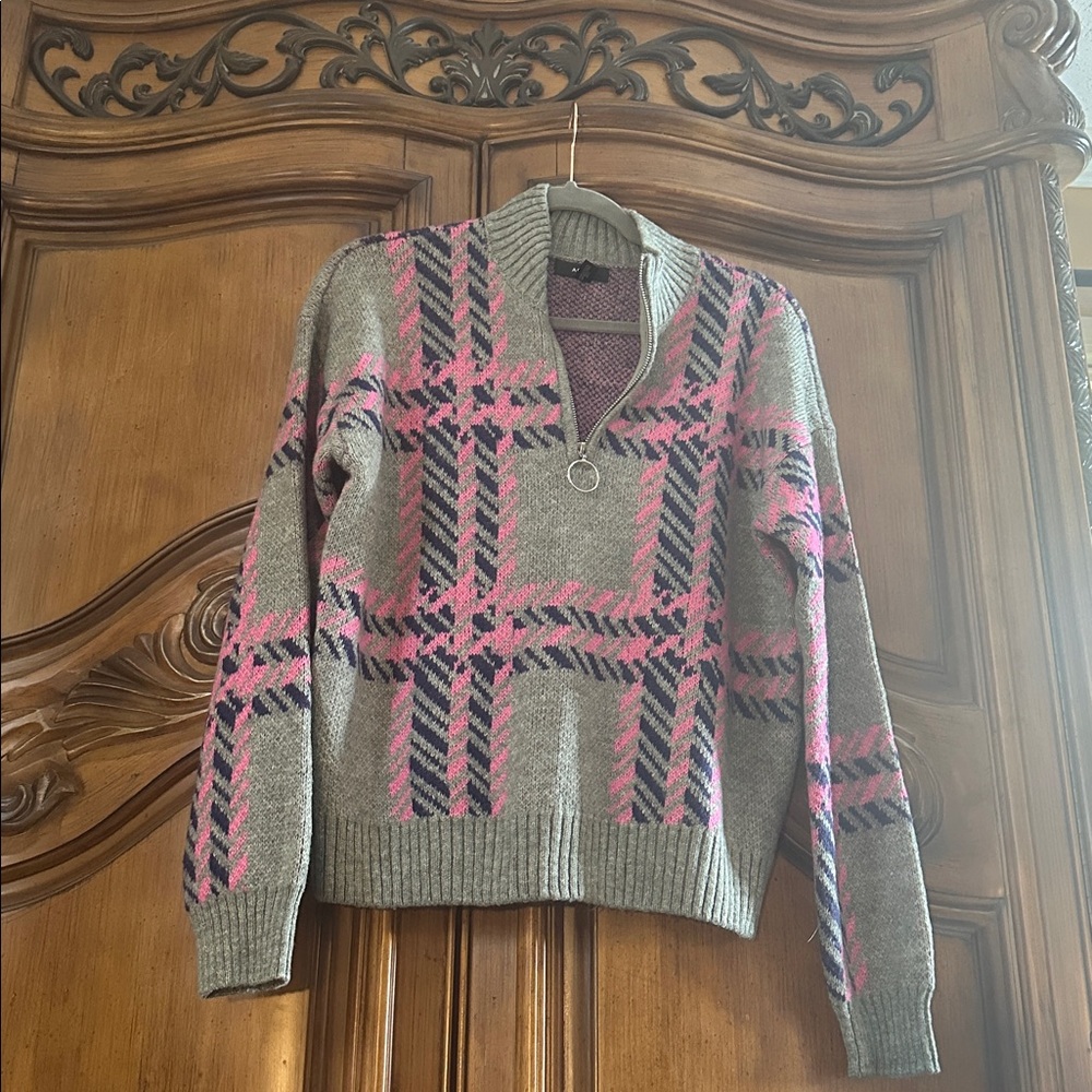 Like New Gray and Pink Plaid Women's Sweater Quarter Zip long sleeve size L